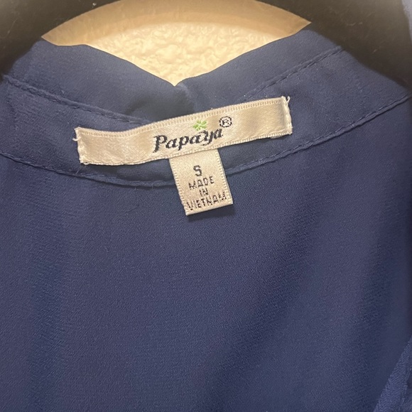 Papaya Navy Blouse‎ - Picture 2 of 3